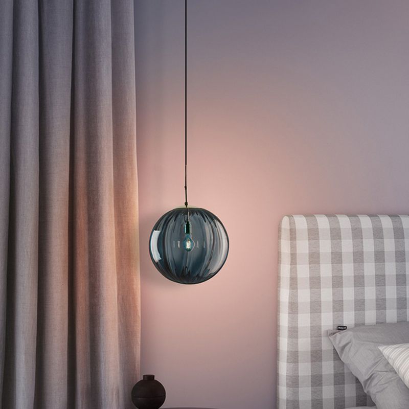 Moderne kuleformet glasspendellampe