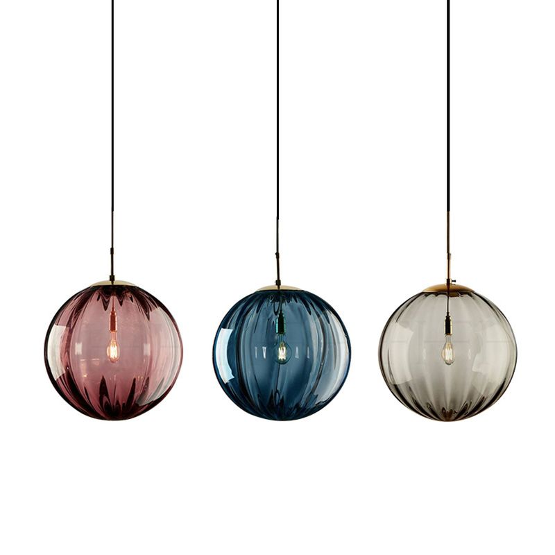 Moderne kuleformet glasspendellampe