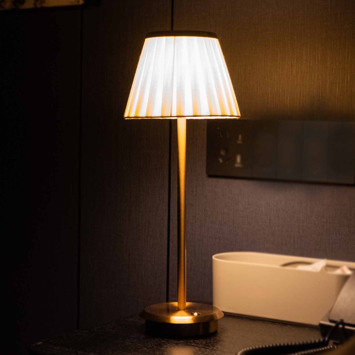 Bordlampe i Stoff – Elegant Design for Stue og Soverom