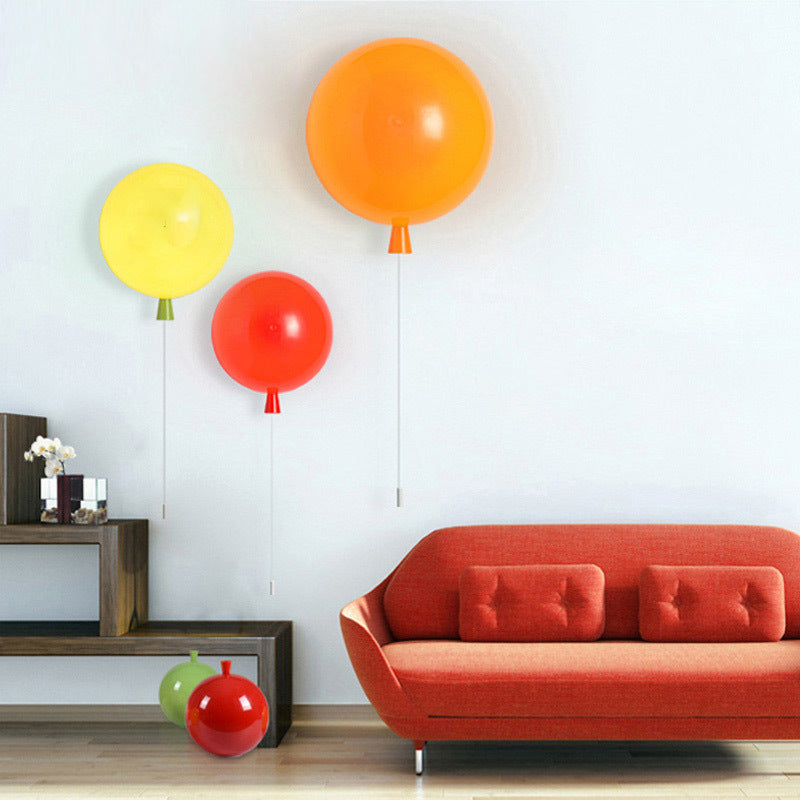 Applique murale design ballon coloré