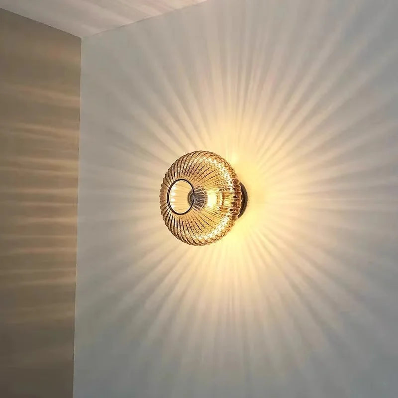 Vintage vegglampe i glass – tidløs design