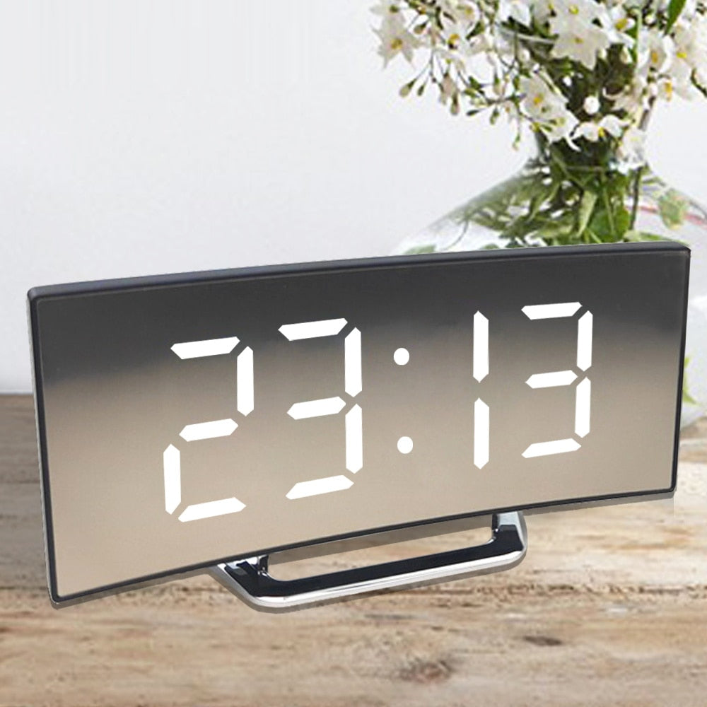 LED-vekkerklokke med høy lysstyrke, temperaturvisning og smart display – Modell TimeLux