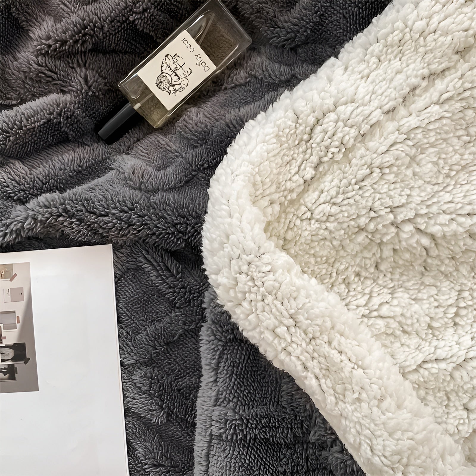 CozyNest – Couverture Polaire Double Face Luxueuse pour un Confort Hivernal Absolu