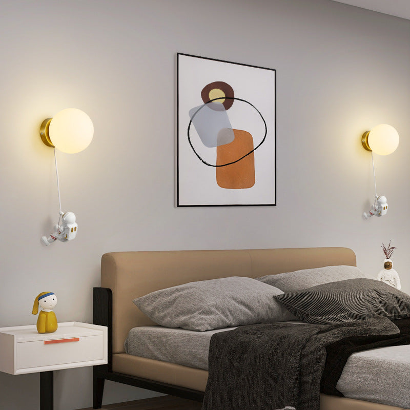 Applique murale astronaute suspendu