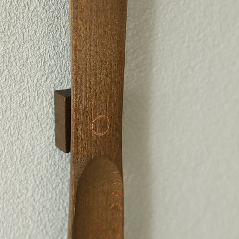 Magnetisk skohorn med langt trehåndtak