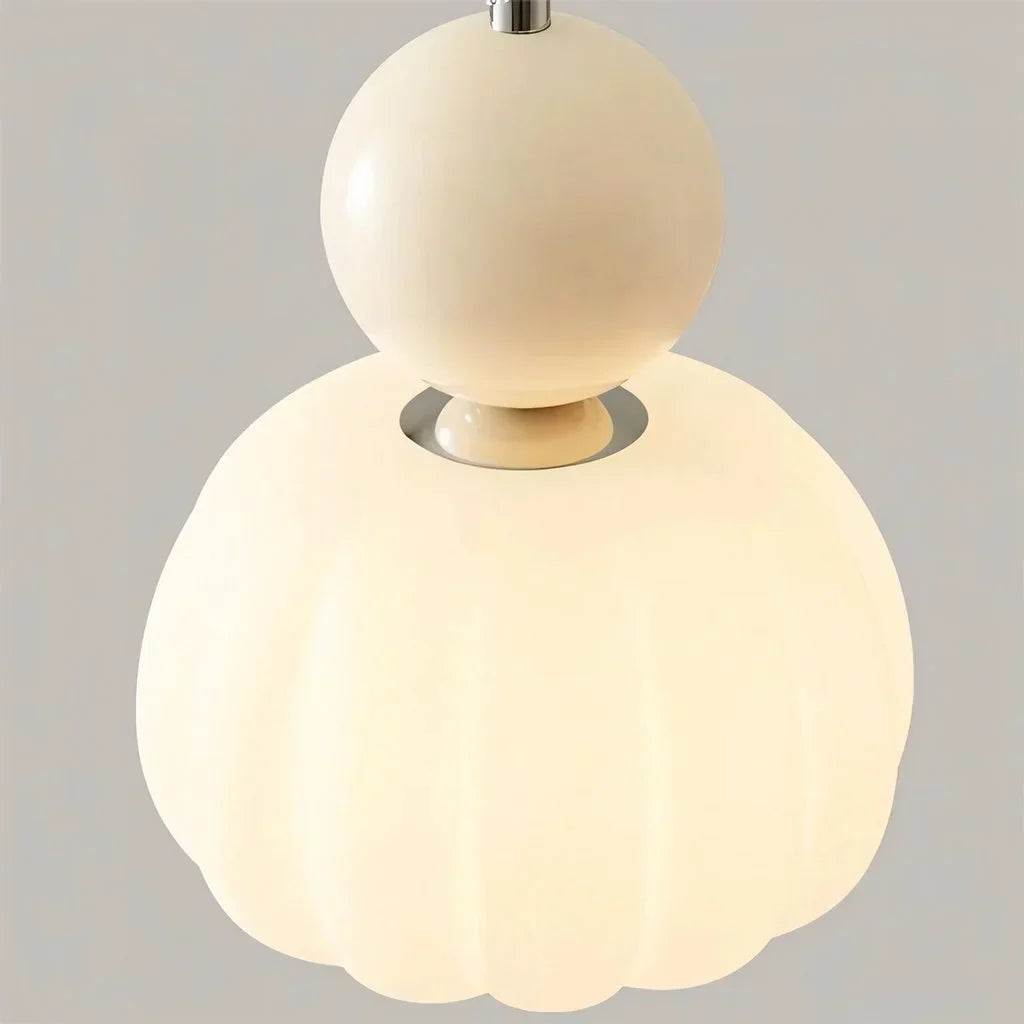 CreamHalo – Elegant pendellampe i art deco-stil