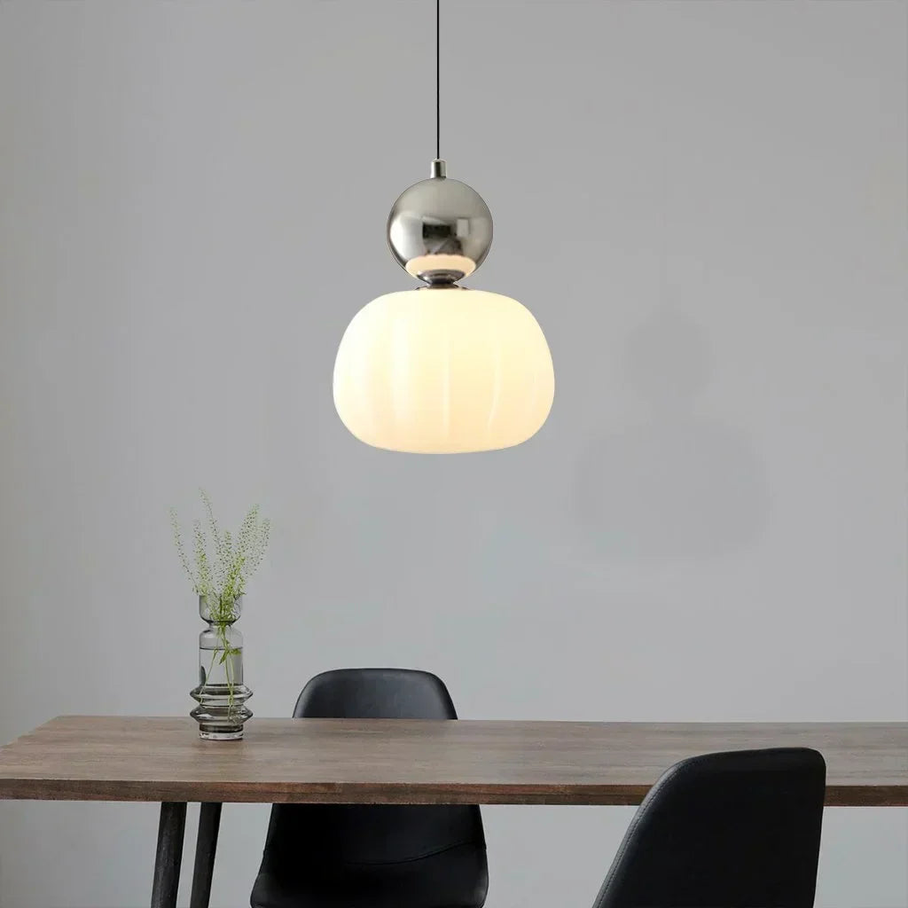CreamHalo – Elegant pendellampe i art deco-stil