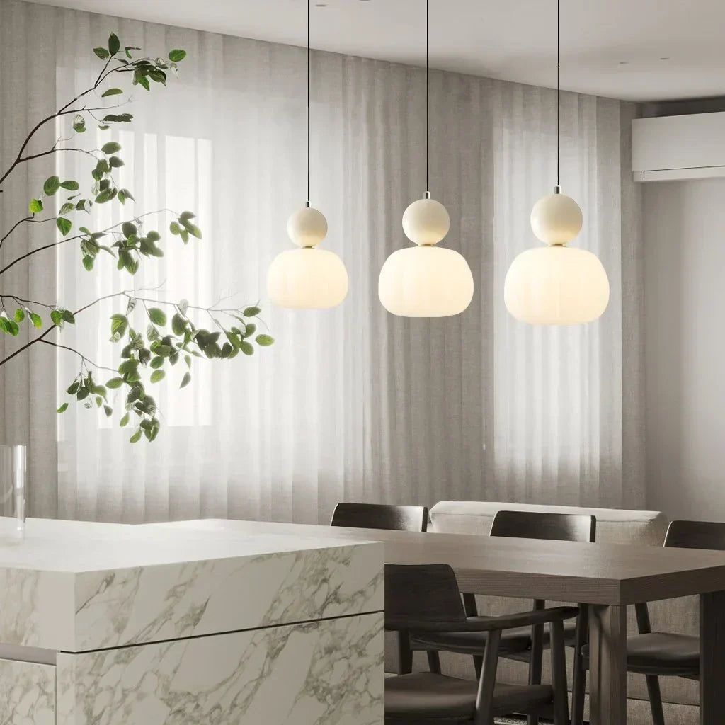 CreamHalo – Elegant pendellampe i art deco-stil