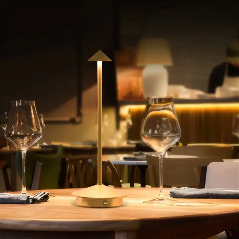 Lampe de table rechargeable style minimaliste moderne