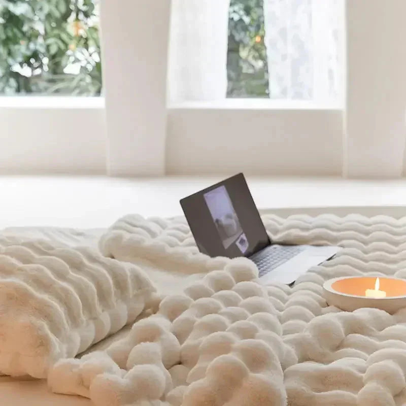 Tittel SEO og Salg: LuxeDouce Pledd Falsk Kaninfusk Ultra Mykt Bølget Mønster + Putetrekk – Varme Cocooning Teppe