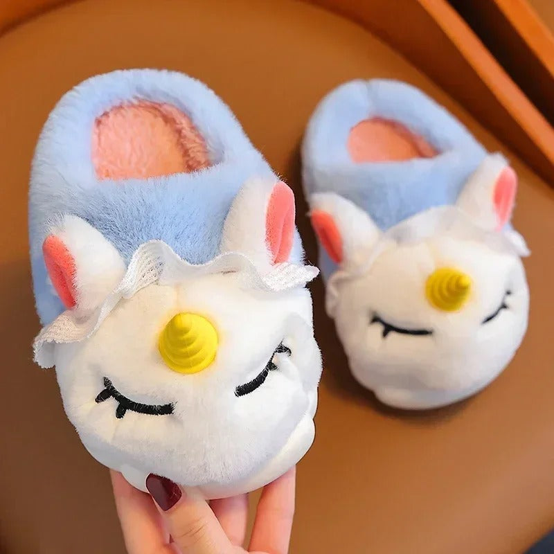 UniSnuggle– Chaussons Licorne en Peluche Douce pour Enfants | Antidérapants & Ultra Confortables