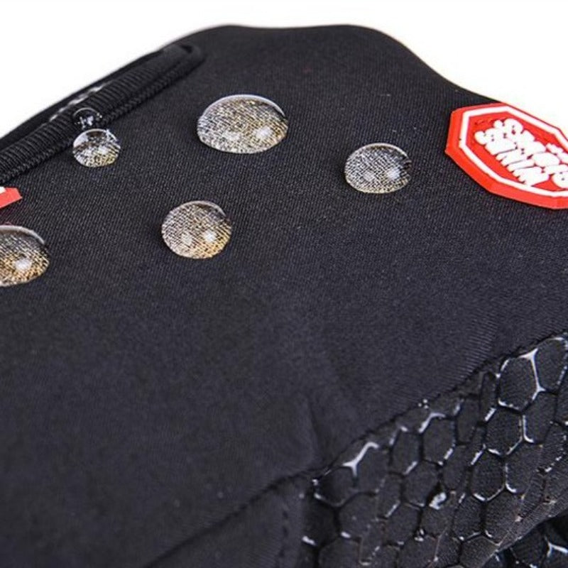 Gants d’hiver isolants, résistants à l’eau et compatibles avec les écrans tactiles, idéals pour la conduite, le vélo, le ski, le camping et la randonnée. Modèle unisexe.