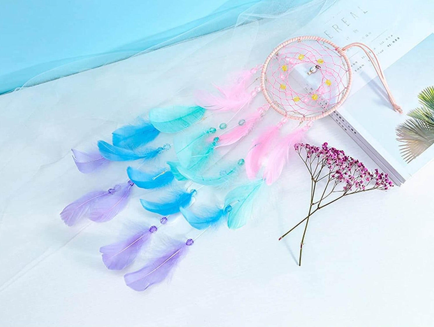 DreamAura – Attrape-Rêves Coloré pour Décoration et Protection des Nuits
