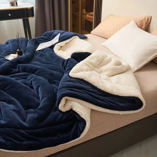 Élissia | Couverture Douce – Chaleur Luxueuse et Élégance Durable Bleu marine
