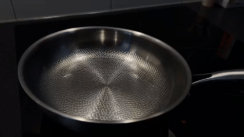 TitanCook – Høykvalitets stekepanne i titan uten belegg, kompatibel med alle typer kokeplater