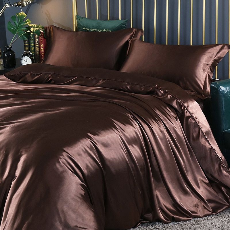 Ensemble De Literie 4 Pièces En Soie Satin Avec Housse De Couette Drap Et 2 Taies D’Oreiller Bedding Electro Paris Marron Drap housse 180 cm + drap housse 200 x 230 cm + 2 taies d'oreiller
