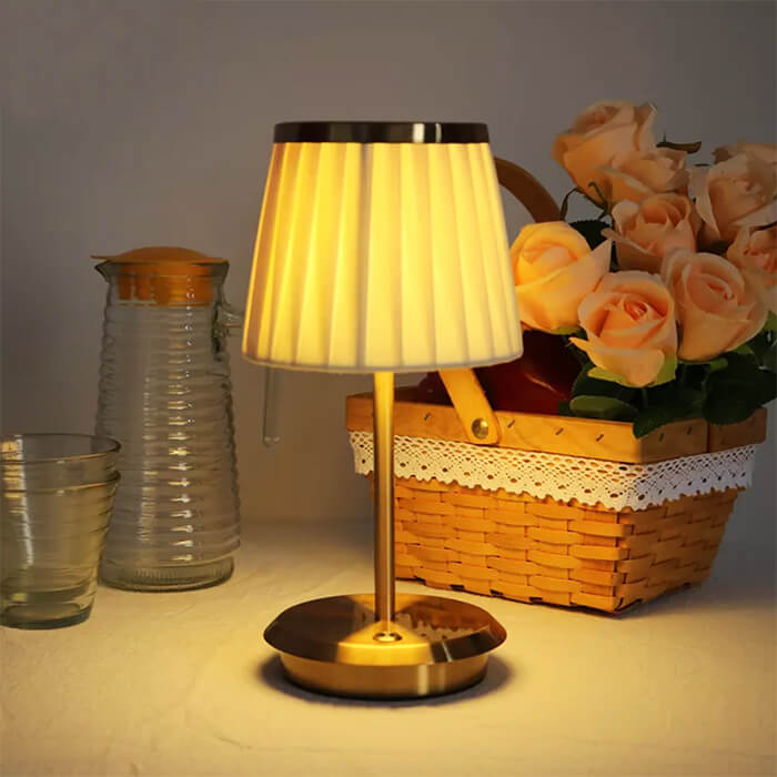 Bordlampe i Stoff – Elegant Design for Stue og Soverom