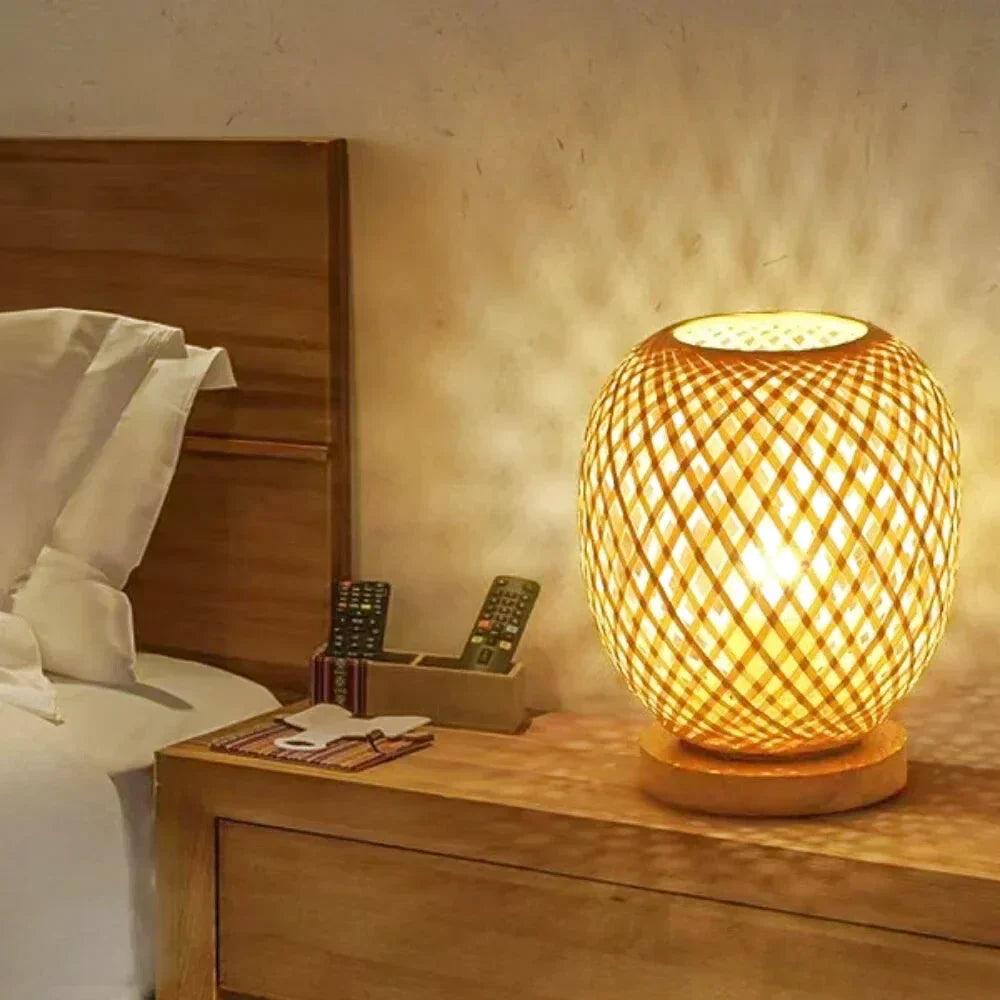 Ambiance nattbordslampe i tre