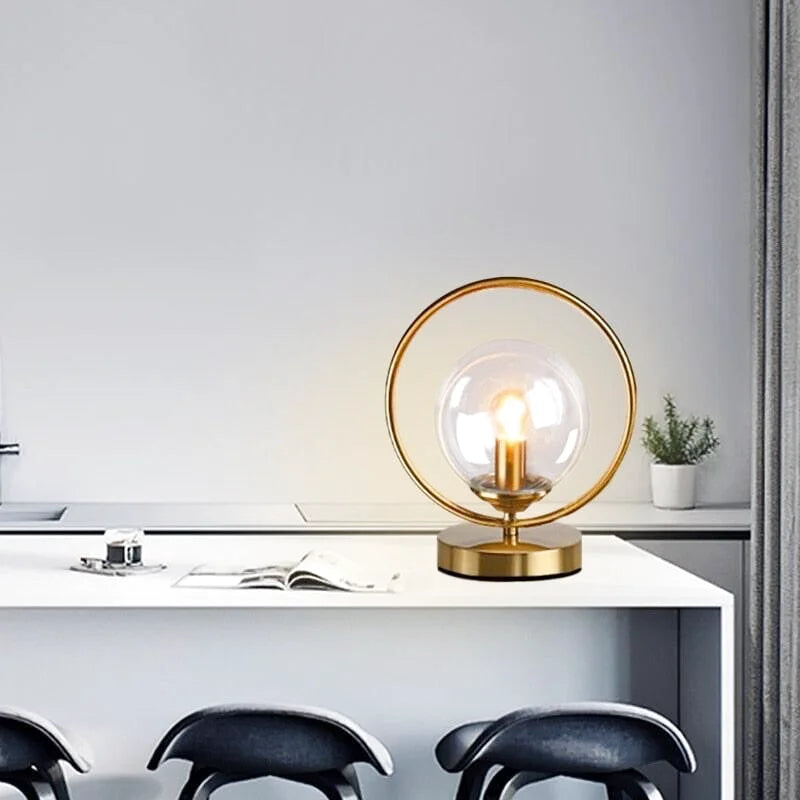 Gyllen nattbordslampe | Creative Glow