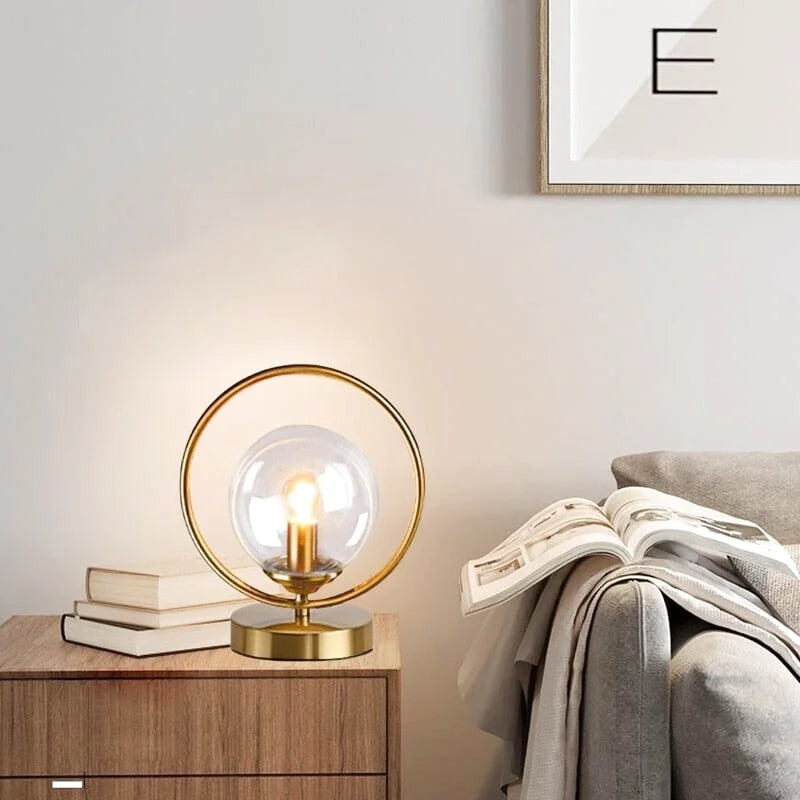 Gyllen nattbordslampe | Creative Glow