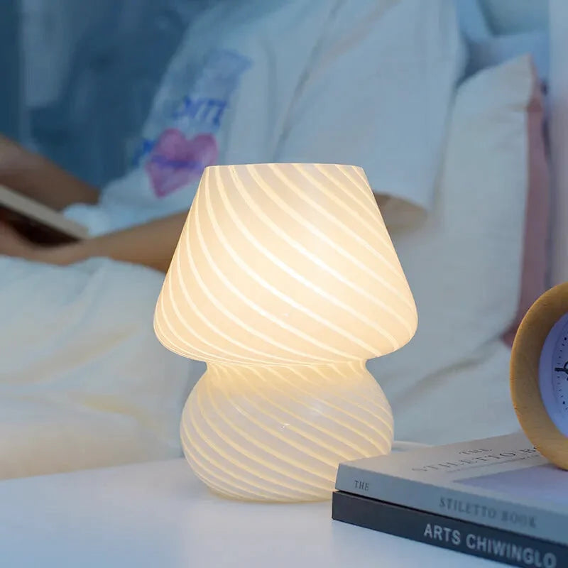 Nattbordslampe i glass