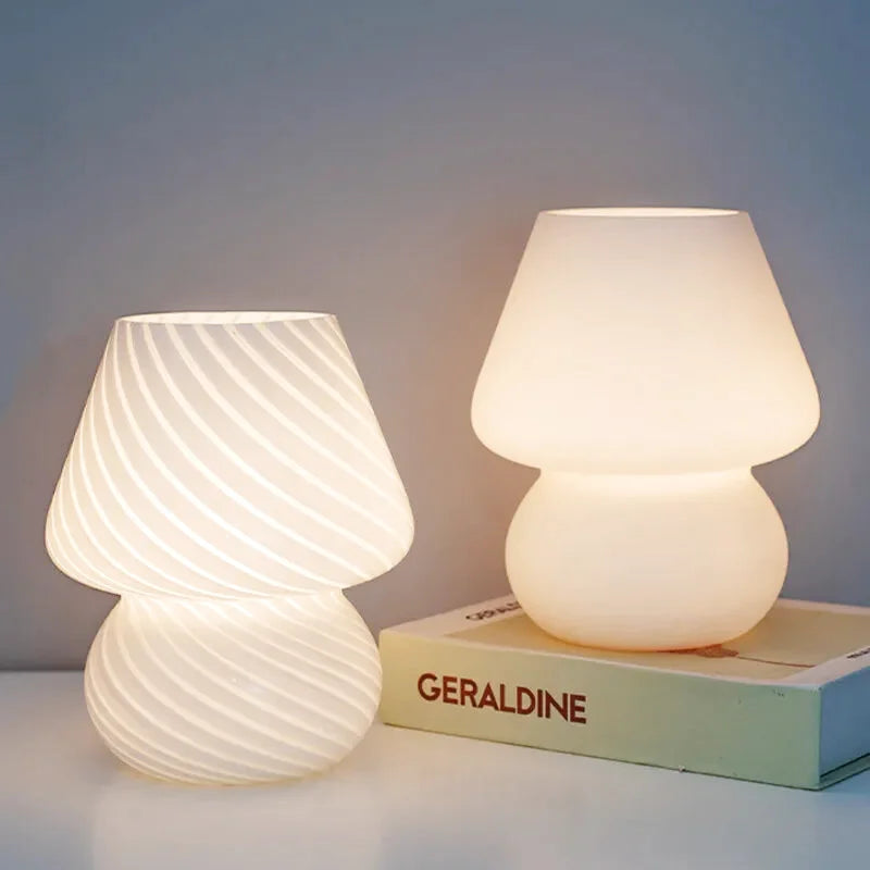 Nattbordslampe i glass