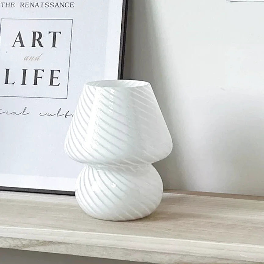 Nattbordslampe i glass