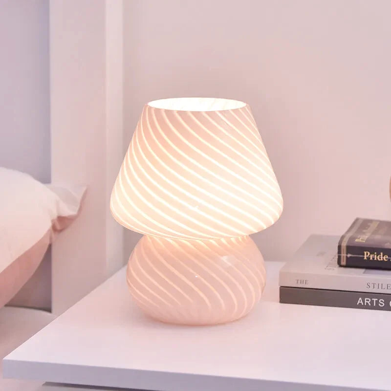 Nattbordslampe i glass