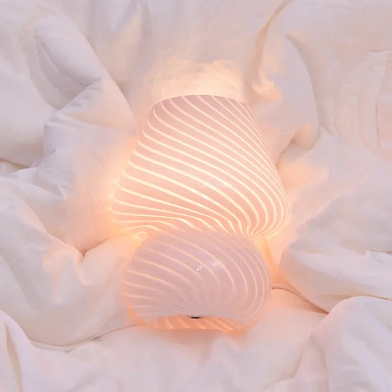 Nattbordslampe i glass