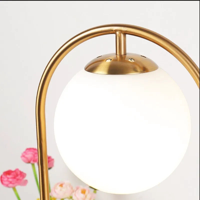 Minimalistisk nattbordslampe | Nattlig eleganse 