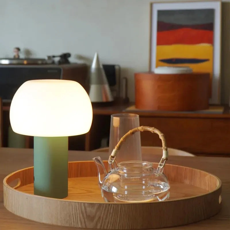 Trådløs nattbordslampe med soppdesign 