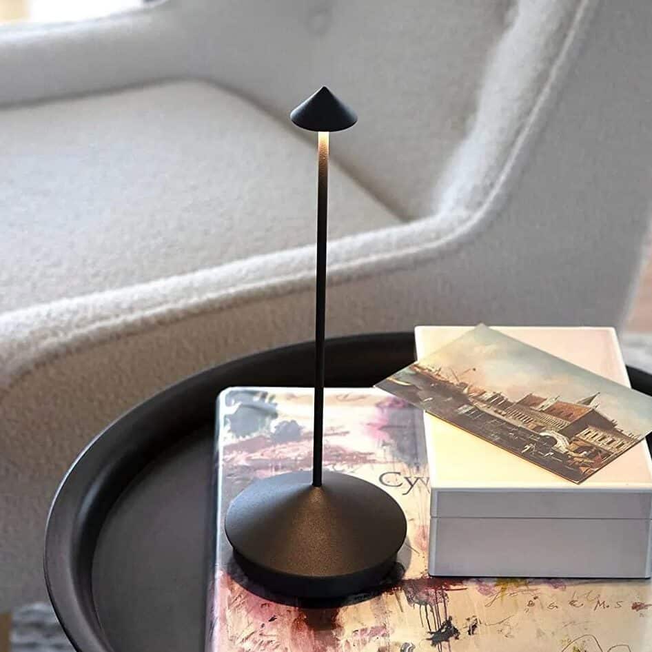 Lampe de table rechargeable style minimaliste moderne