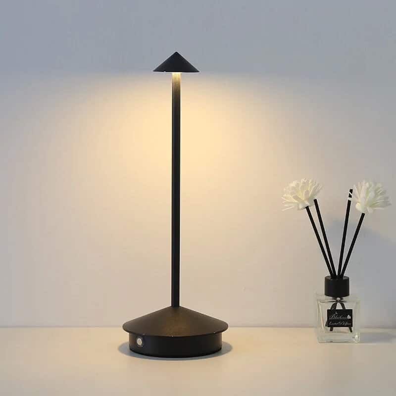 Lampe de table rechargeable style minimaliste moderne