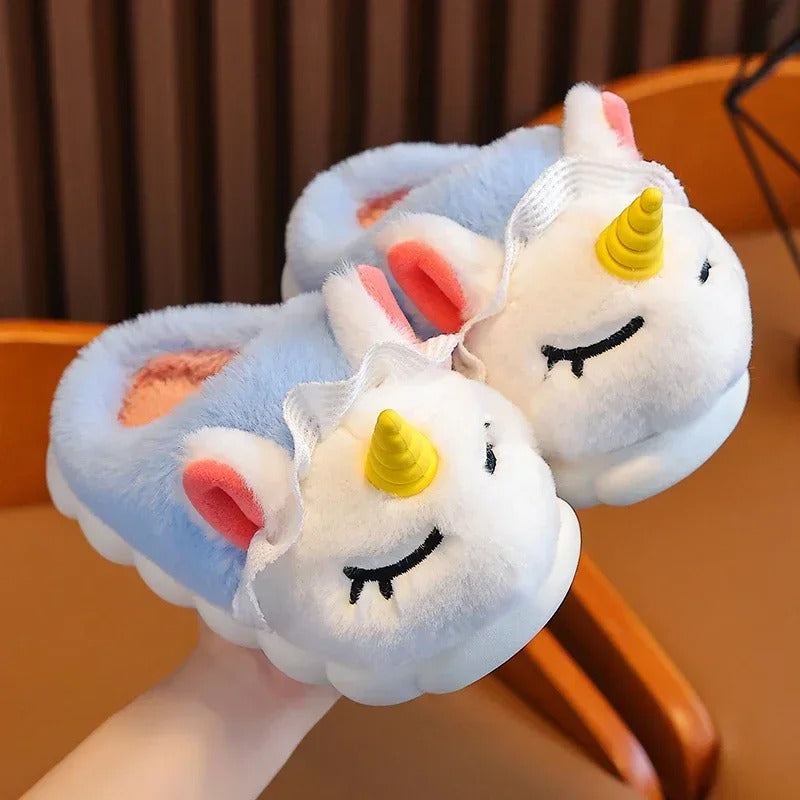 UniSnuggle– Chaussons Licorne en Peluche Douce pour Enfants | Antidérapants & Ultra Confortables