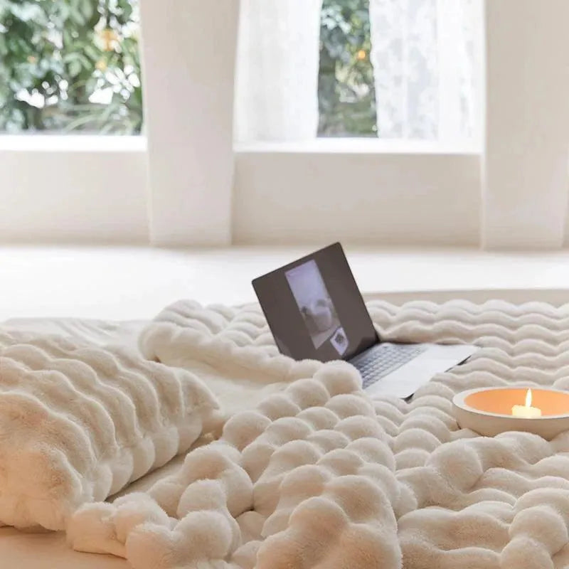 Veloursia Plaid Fausse Fourrure Luxe – Couverture Ultra Douce et Chaude pour Lit et Canapé