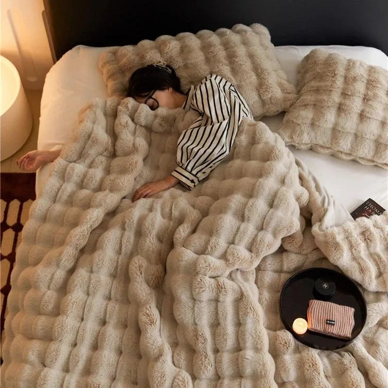 Veloursia Plaid Fausse Fourrure Luxe – Couverture Ultra Douce et Chaude pour Lit et Canapé