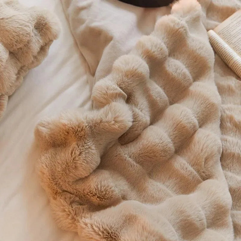 Veloursia Plaid Fausse Fourrure Luxe – Couverture Ultra Douce et Chaude pour Lit et Canapé