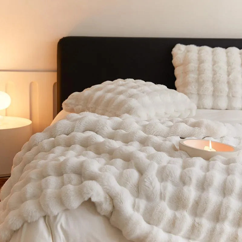 Veloursia Plaid Fausse Fourrure Luxe – Couverture Ultra Douce et Chaude pour Lit et Canapé