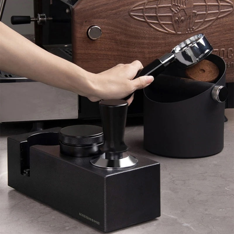 Justerbar kaffetamperstasjon – Holder for portafilter 51–58 mm