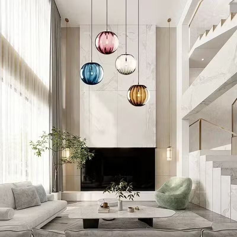 Moderne kuleformet glasspendellampe