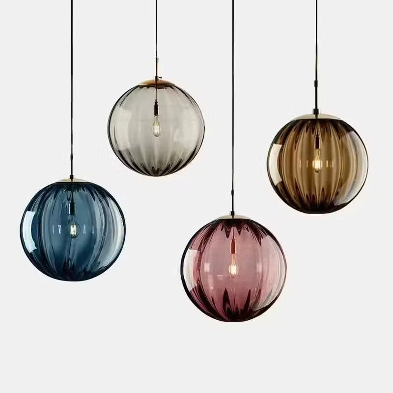 Moderne kuleformet glasspendellampe