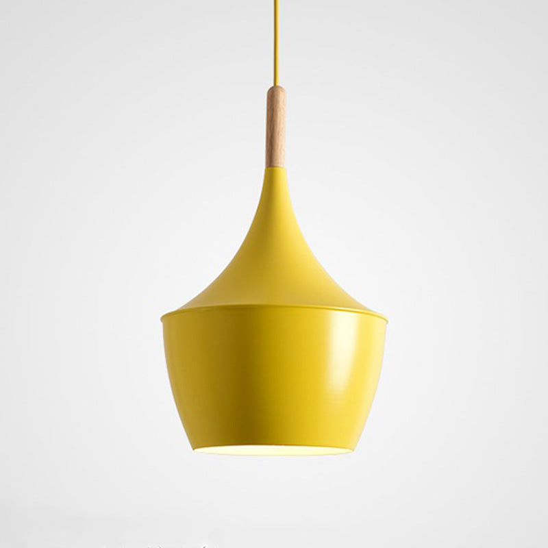 Elegant skandinavisk takpendel i heltre og farget metall – moderne designlampe for stue og soverom