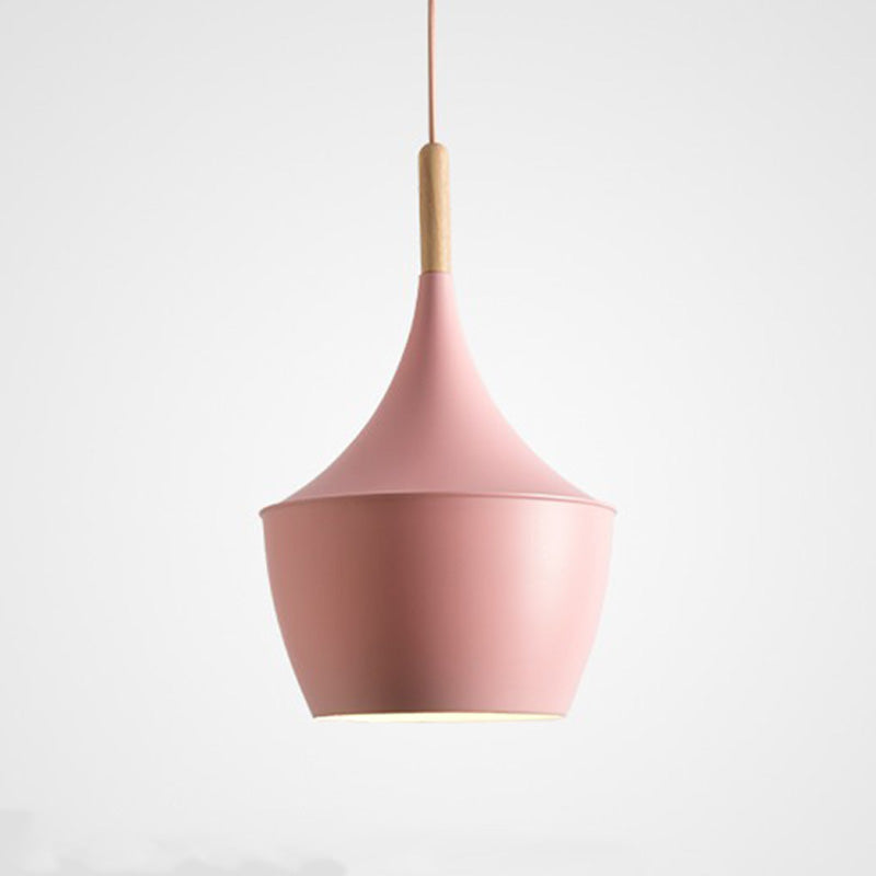 Elegant skandinavisk takpendel i heltre og farget metall – moderne designlampe for stue og soverom