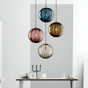 Moderne kuleformet glasspendellampe